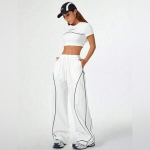 ⚡ Sporty Chic White Two-Piece Set – Size Large! ⚡